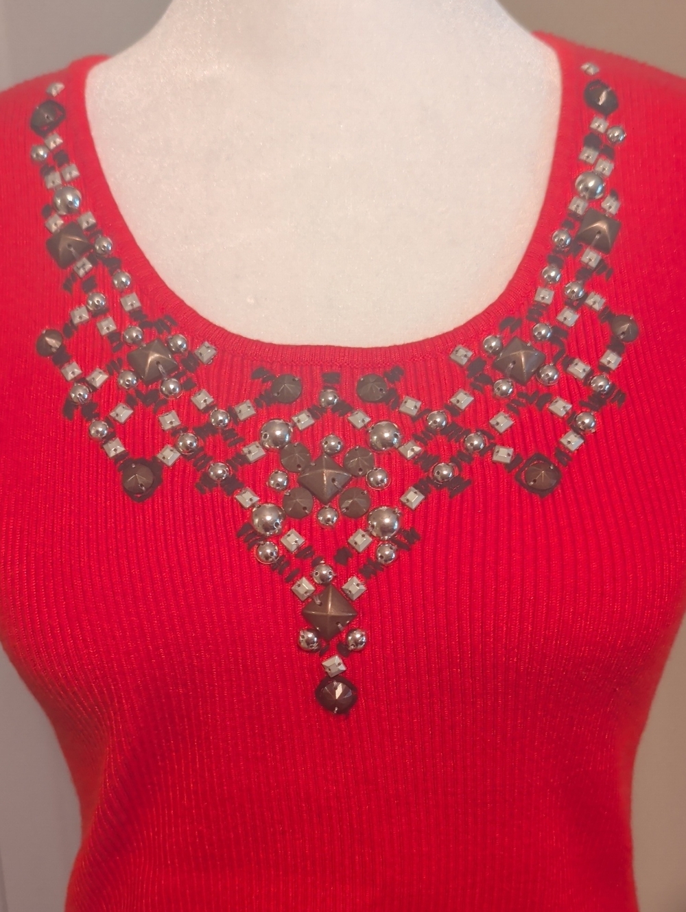 Ruby Rd Embellished Red Sleeveless Ribbed  Knit Top - Picture 2 of 9